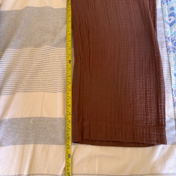 Old Navy Tie-Shoulder Cropped Crinkled Jumpsuit - Picture 8 of 9